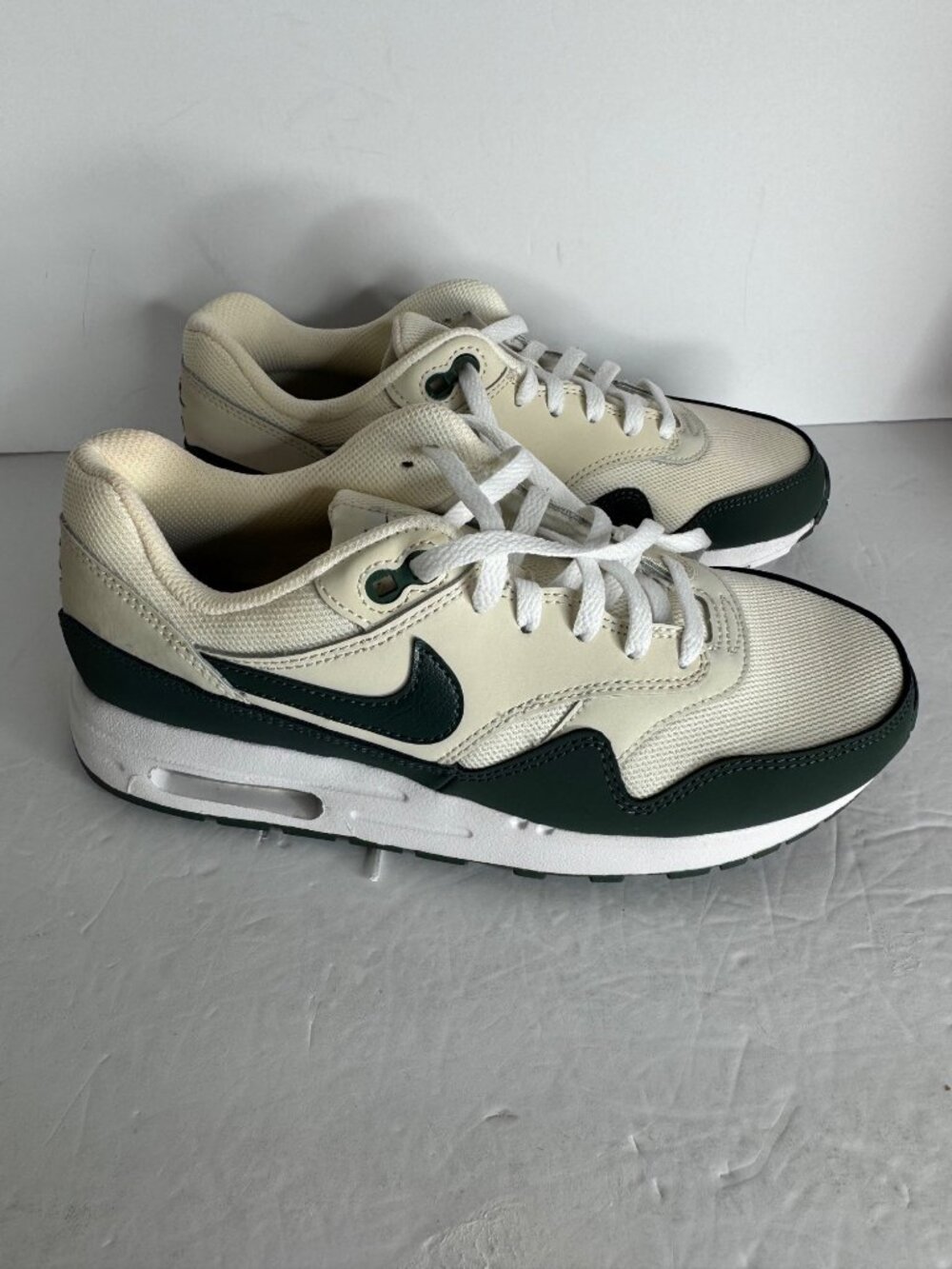 Nike Air Max 1 Pale Ivory Vintage Green Sneakers Boys US 6 Youth EU 38.5 NIB - Picture 6 of 9